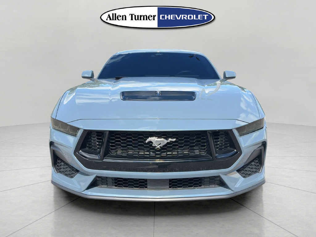 Used 2025 Ford Mustang GT RWD image 2