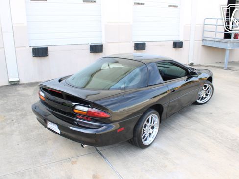 Used 2002 Chevrolet Camaro Z28 w/ SS Performance/Appearance Pkg RWD image 25