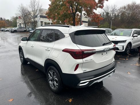 Used 2023 Kia Seltos EX image 7