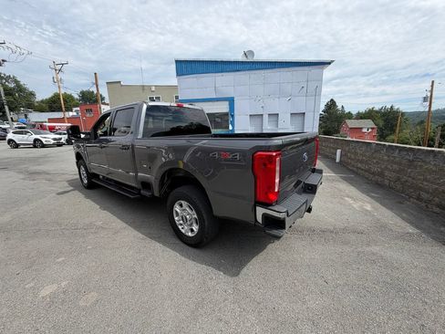 Used 2025 Ford F250 XLT AWD/4WD image 3
