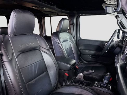 Used 2019 Jeep Wrangler Unlimited Sahara image 31