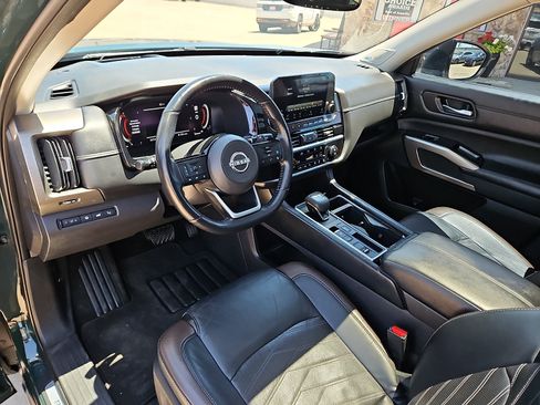 Used 2022 Nissan Pathfinder Platinum w/ Cargo Package FWD image 14