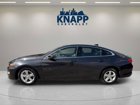 Used 2023 Chevrolet Malibu LT image 2