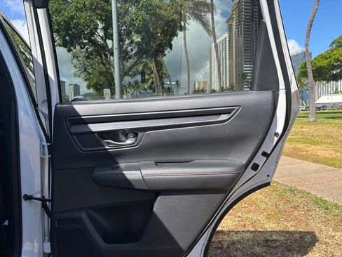 Used 2025 Honda CR-V Sport image 17