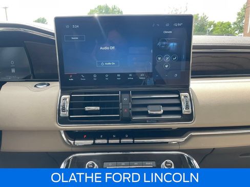 Certified 2024 Lincoln Navigator L Reserve AWD/4WD image 11