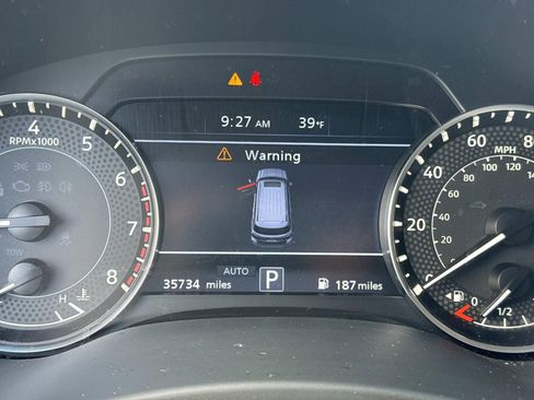 Used 2024 Nissan Armada SL image 28