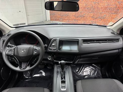 Used 2019 Honda HR-V EX image 11