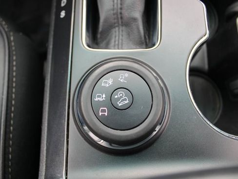 Used 2017 Ford Explorer Platinum image 21