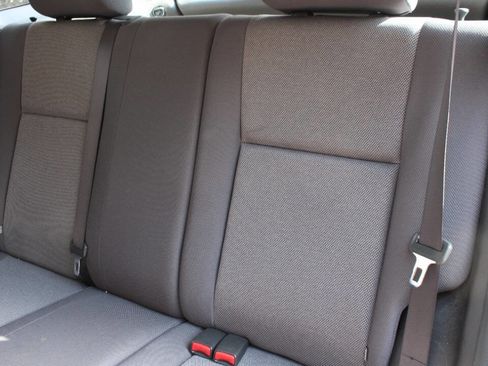 Used 2004 Toyota Matrix XR image 2