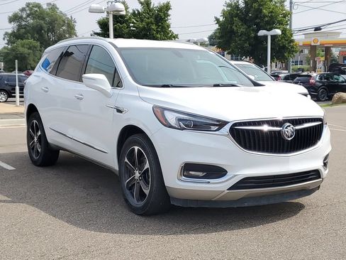 Used 2021 Buick Enclave Essence w/ Sound and Sites Package AWD/4WD image 4