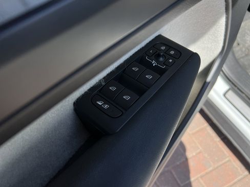 Used 2019 Volvo XC40 T5 Inscription image 15