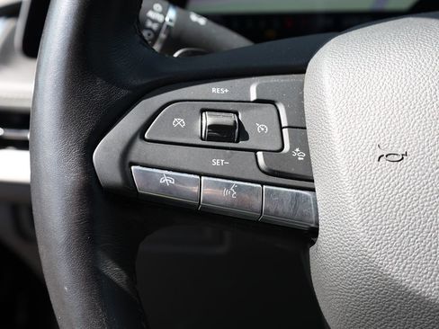 Used 2025 Cadillac XT4 Premium Luxury FWD image 39
