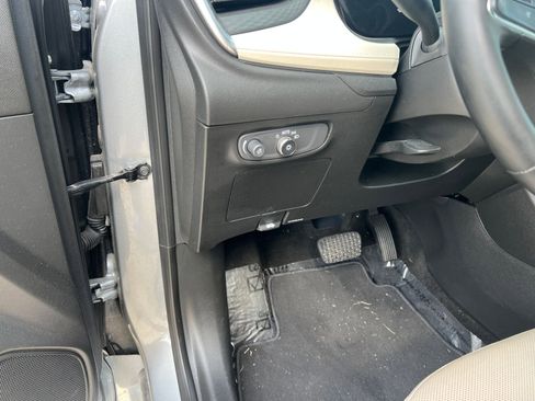Used 2024 Buick Encore GX Avenir FWD image 29