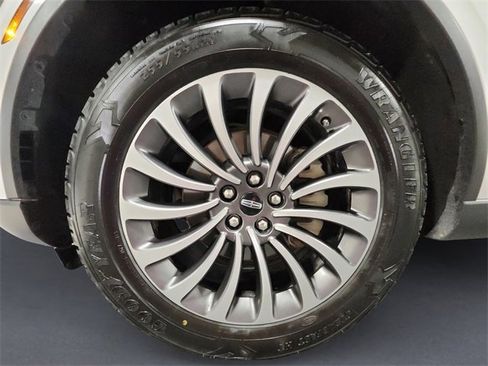 Used 2020 Lincoln Aviator Reserve w/ Elements Package Plus image 14