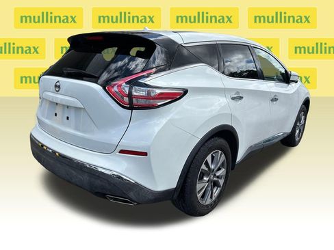 Used 2015 Nissan Murano S image 2