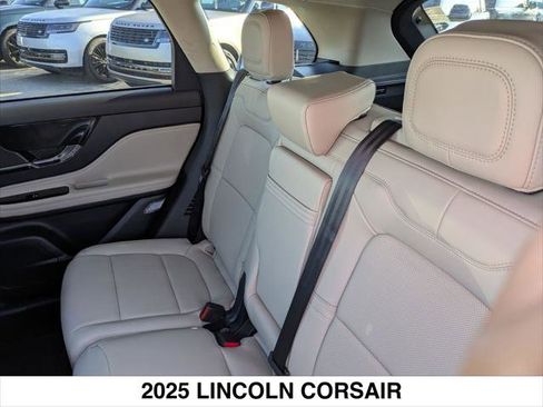 New 2025 Lincoln Corsair Reserve image 13
