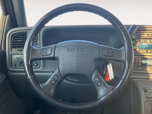 Used 2006 GMC Sierra 1500 SLT w/ Onstar Plus Package image 16