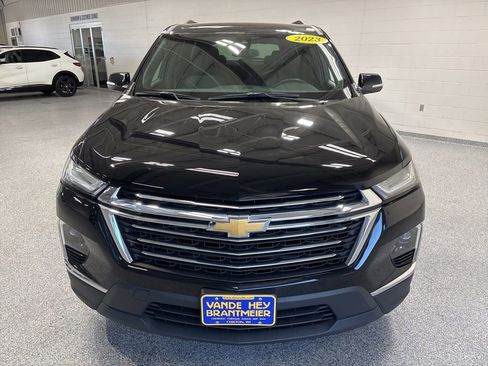 Used 2023 Chevrolet Traverse LT AWD/4WD image 2