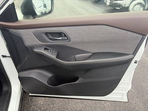 Used 2021 Nissan Rogue S image 14