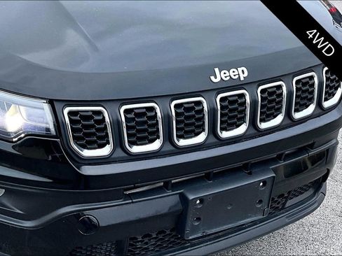 Used 2024 Jeep Compass Latitude image 30