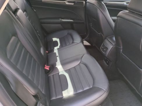 Used 2017 Ford Fusion SE w/ Fusion SE Technology Package FWD image 20