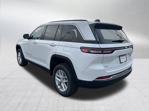 New 2025 Jeep Grand Cherokee Laredo image 7