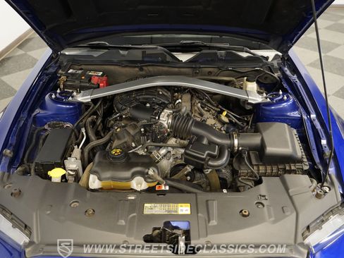 Used 2014 Ford Mustang Convertible RWD image 4