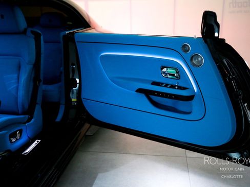 Used 2025 Rolls-Royce Spectre Black Badge w/ Spectre Enhancement Package image 30