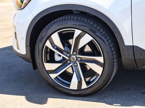 New 2026 Volvo XC40 B5 Ultra w/ Climate Package AWD/4WD image 9