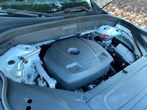 Used 2020 Volvo XC90 T6 Momentum image 13