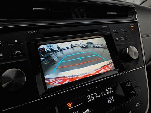 Used 2016 Toyota Avalon Touring image 8