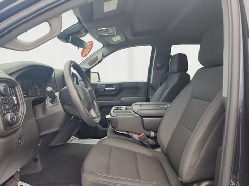 Used 2024 Chevrolet Silverado 1500 Custom Trail Boss w/ LPO, Dark Essentials Package AWD/4WD image 9