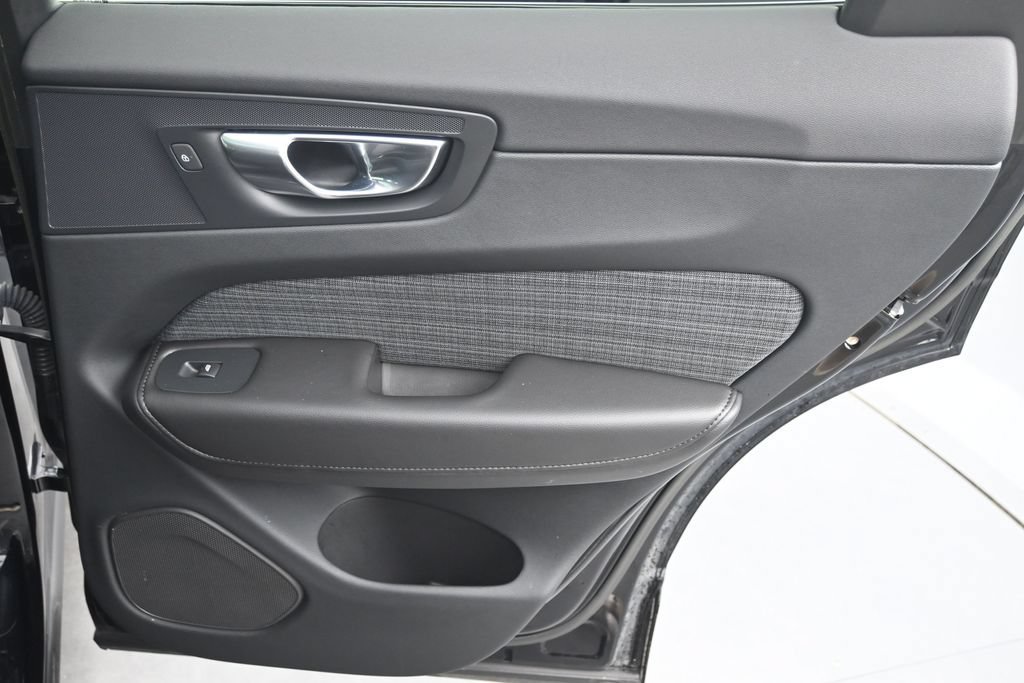 Used 2023 Volvo XC60 B5 Core w/ Climate Package FWD image 15