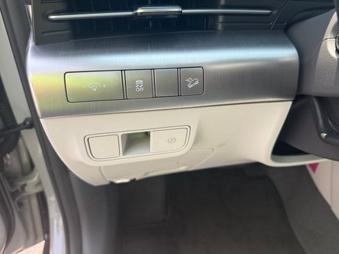 Used 2026 Hyundai Kona SEL Premium FWD image 32