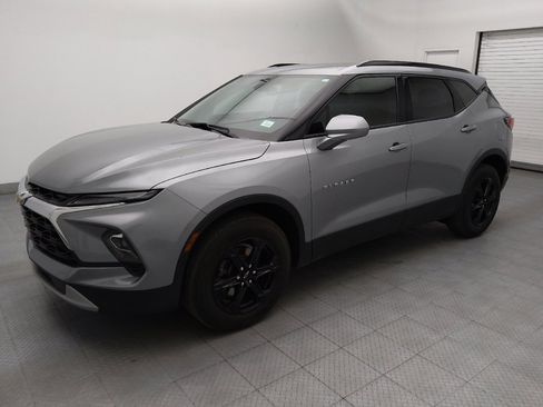 Used 2024 Chevrolet Blazer LT w/ Convenience Package FWD image 2