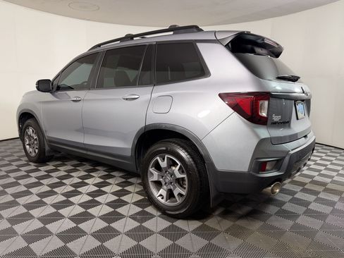 Used 2022 Honda Passport TrailSport image 2