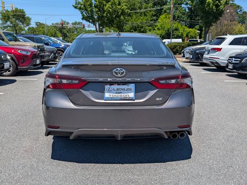 Used 2022 Toyota Camry SE FWD image 4