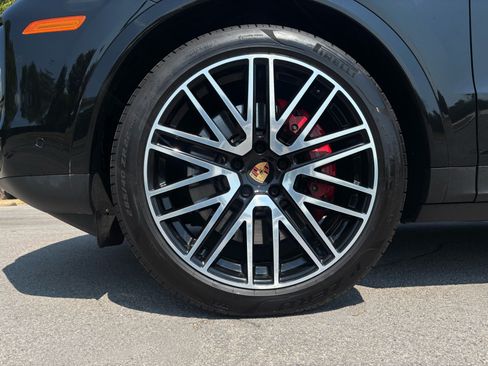 Used 2025 Porsche Cayenne S AWD/4WD image 67