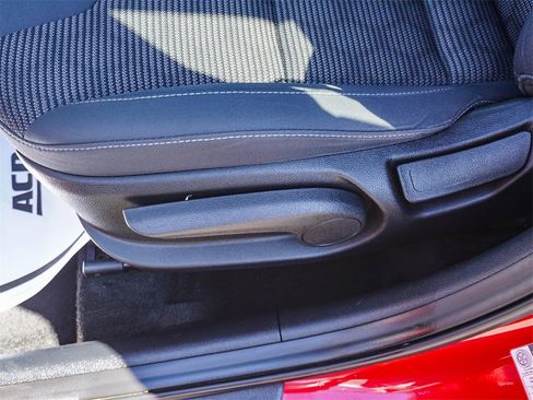 Used 2019 Kia Niro LX image 19