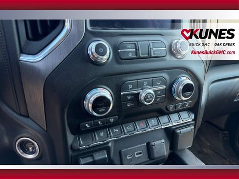 Used 2022 GMC Sierra 3500 Denali w/ Denali Ultimate Package AWD/4WD image 27
