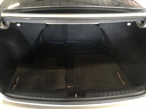 Used 2011 Kia Optima LX w/ Convenience Pkg image 12