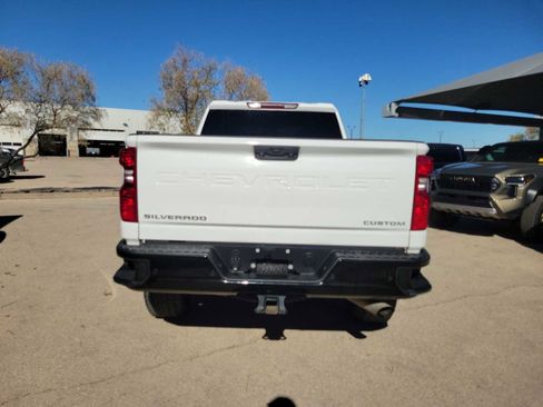 Used 2024 Chevrolet Silverado 2500 Custom w/ Custom Convenience Package image 5