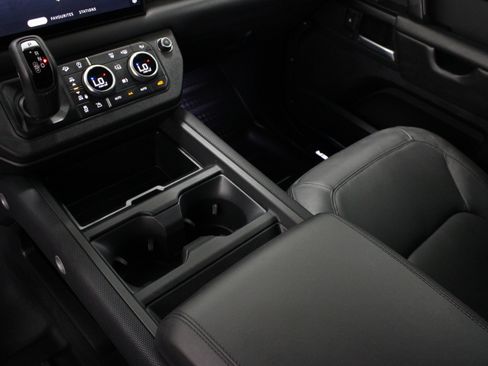 Used 2025 Land Rover Defender 130 Outbound AWD/4WD image 17