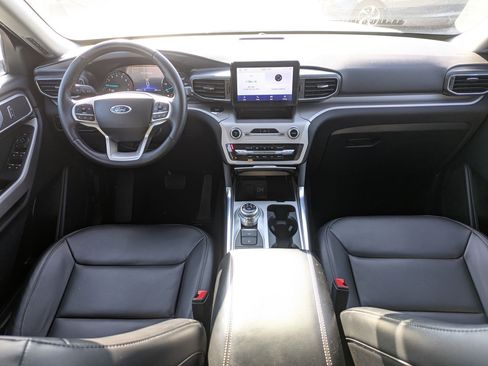 Used 2024 Ford Explorer XLT w/ Equipment Group 202A image 27