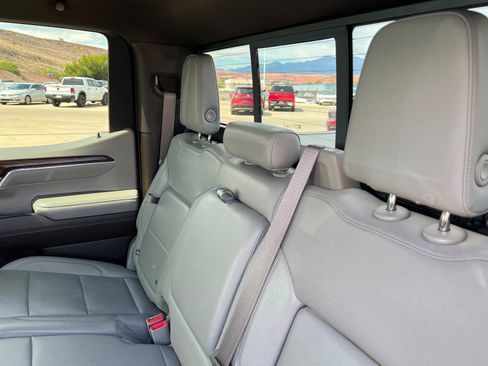 Used 2023 GMC Sierra 1500 SLT w/ SLT Premium Package AWD/4WD image 21