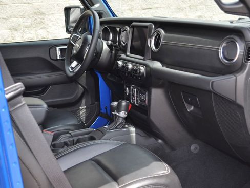 Used 2023 Jeep Wrangler Unlimited Sahara w/ Cold Weather Group AWD/4WD image 23