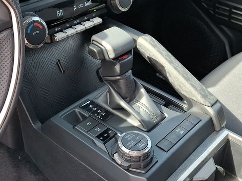 Used 2025 Toyota Tacoma TRD Off-Road AWD/4WD image 17