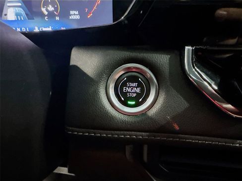 Used 2024 Chevrolet Colorado LT w/ LT Convenience Package III image 11