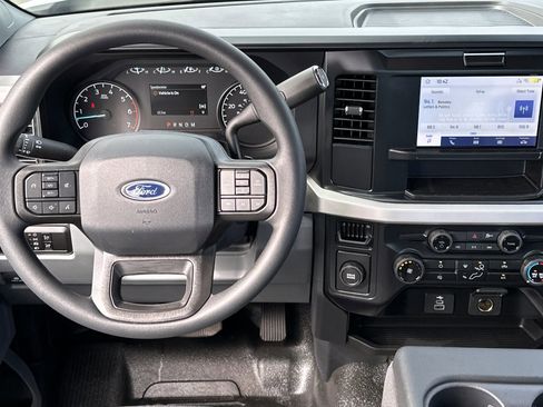 New 2026 Ford F250 XL w/ XL Chrome Package image 20