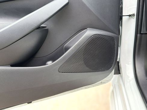 Used 2026 Toyota Corolla LE FWD image 21